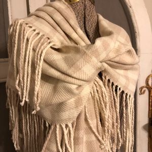 Banana Republic beige ivory plaid cashmere scarf